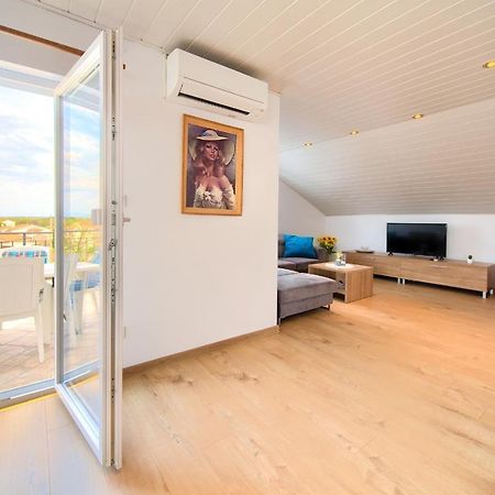 Apartment Mladen 克尔克 外观 照片