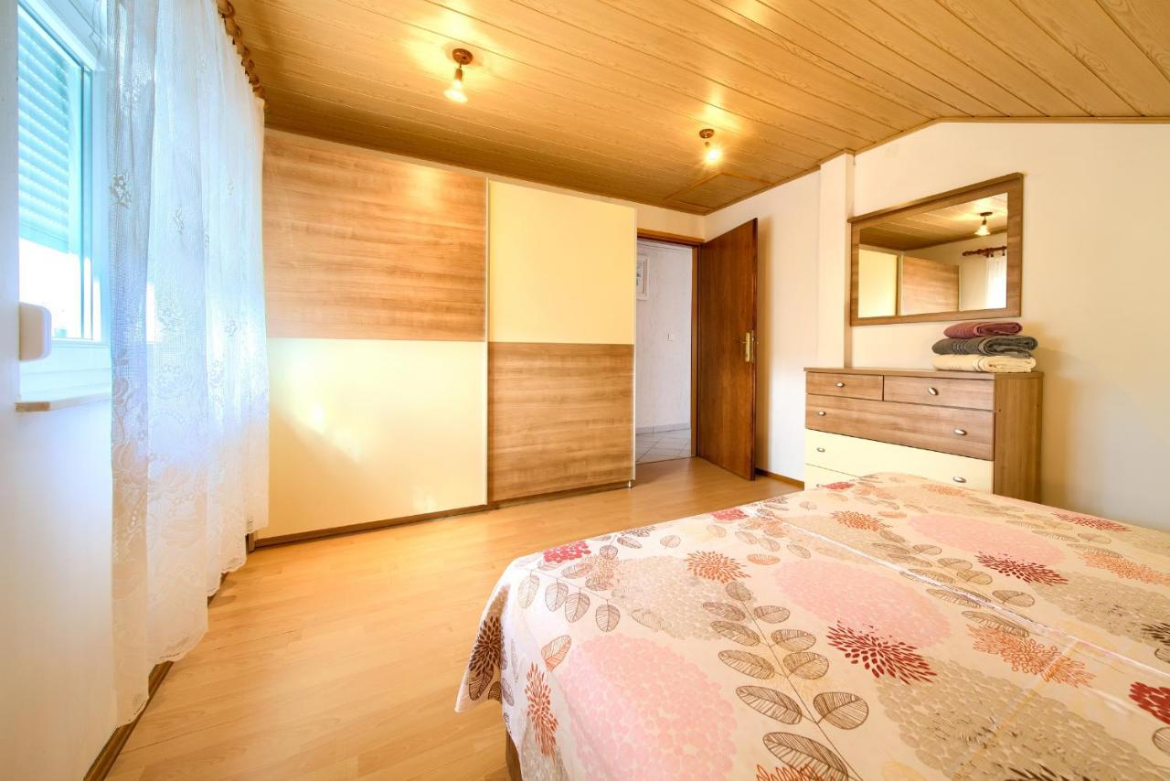 Apartment Mladen 克尔克 外观 照片