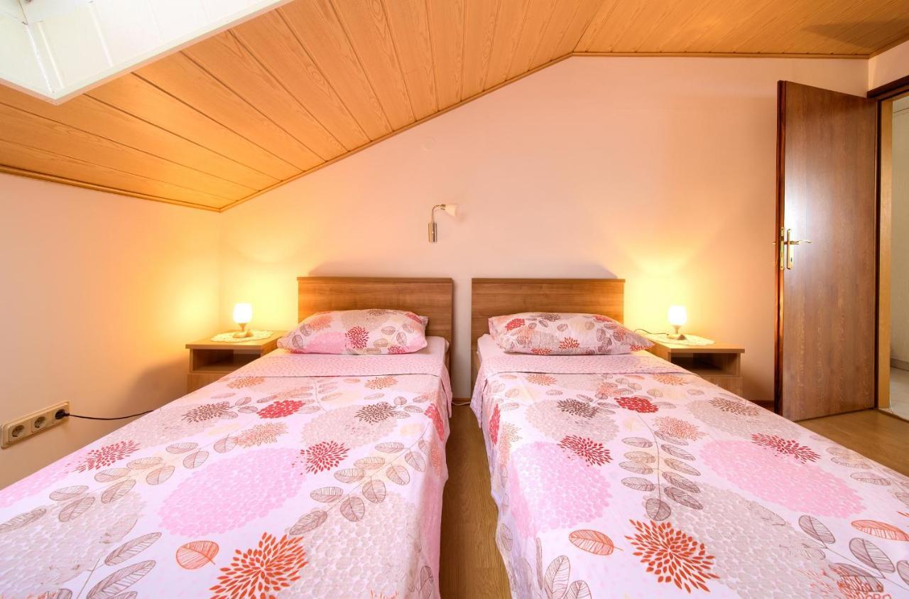 Apartment Mladen 克尔克 外观 照片