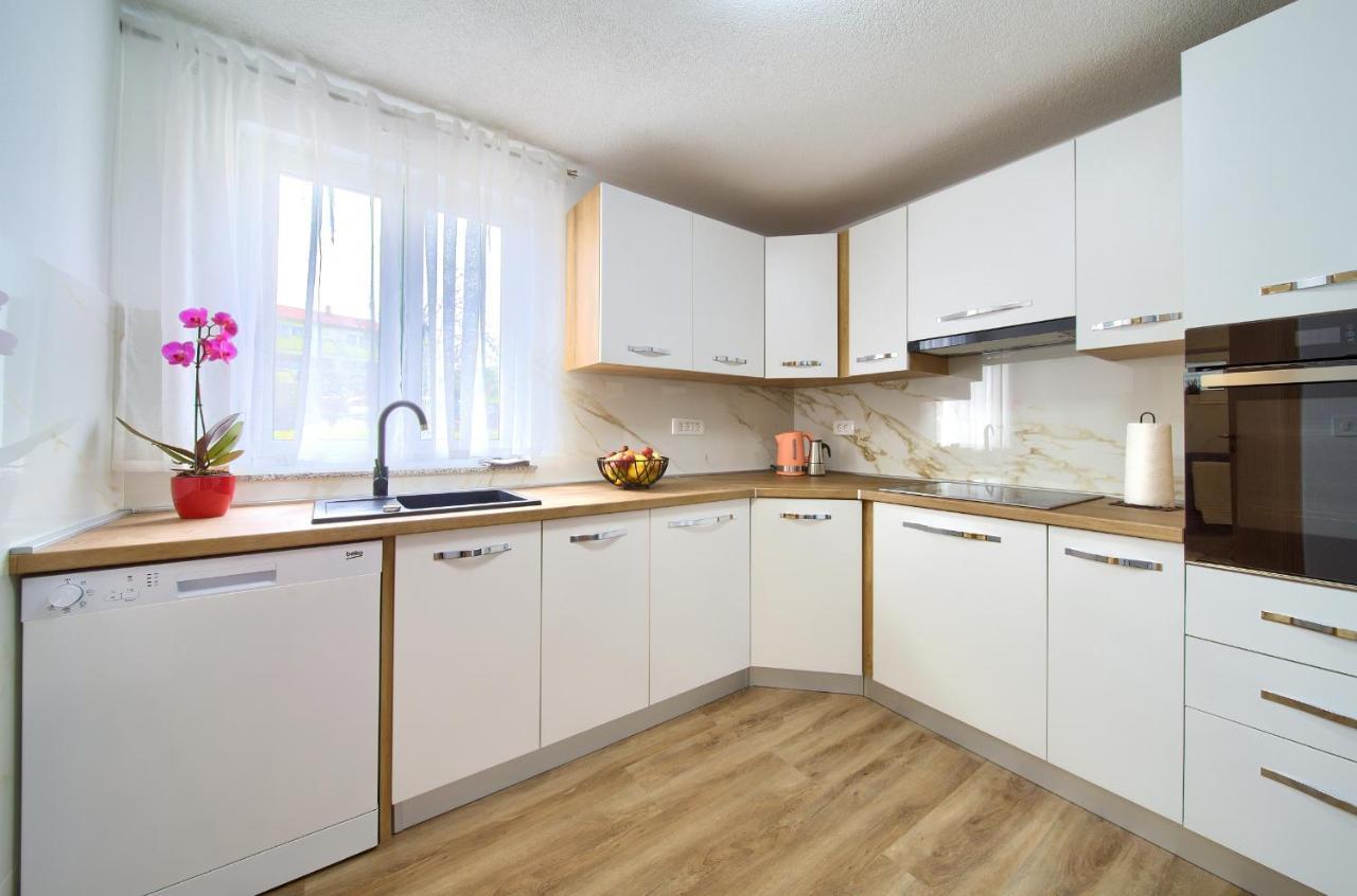 Apartment Mladen 克尔克 外观 照片